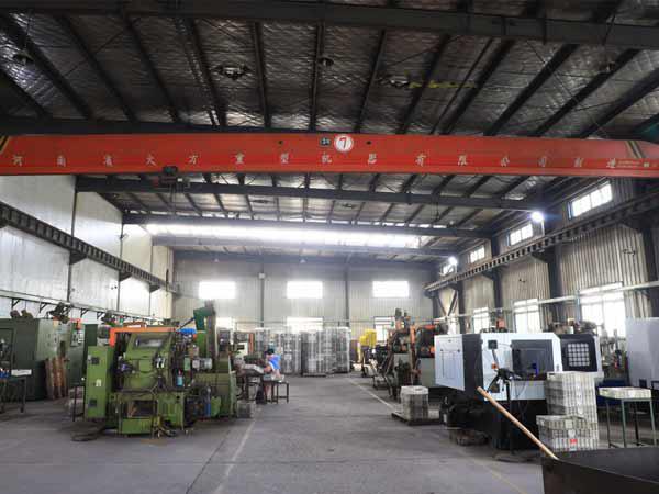 工廠設(shè)備四